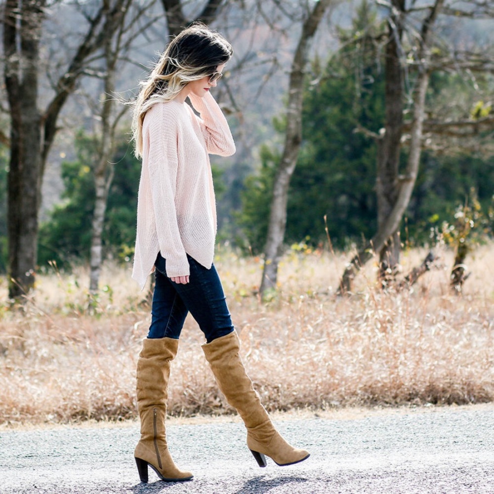 Soft Blush Round Neck Line Loose Knit Sweater